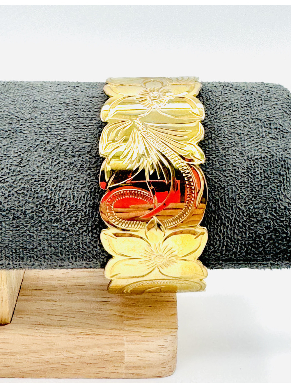 Hawaiian 14k gold plated Kuuipo Plumeria Flower Bangle